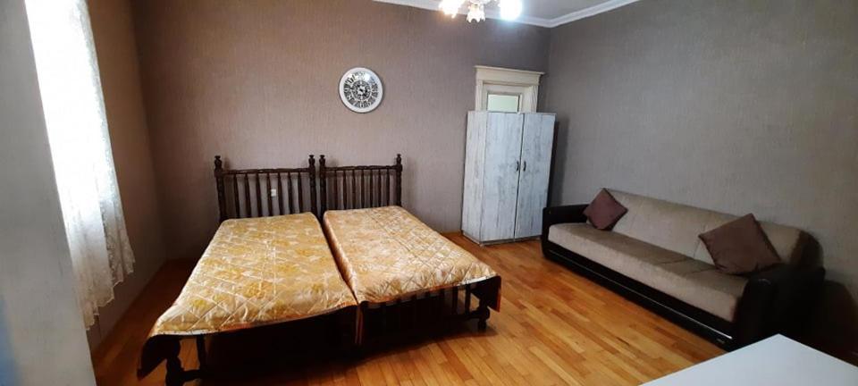 Iren Apartment バトゥーミ エクステリア 写真