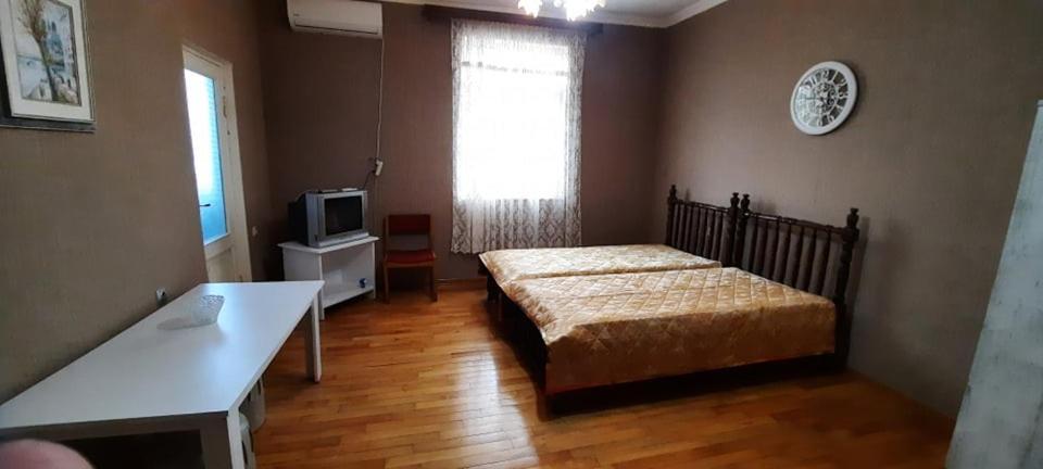 Iren Apartment バトゥーミ エクステリア 写真