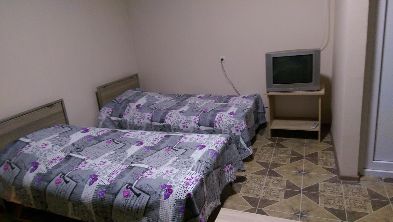 Iren Apartment バトゥーミ エクステリア 写真