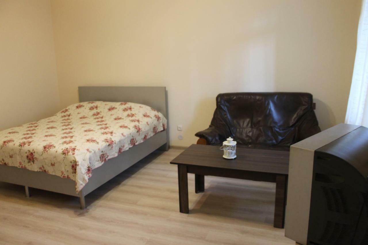Iren Apartment バトゥーミ エクステリア 写真