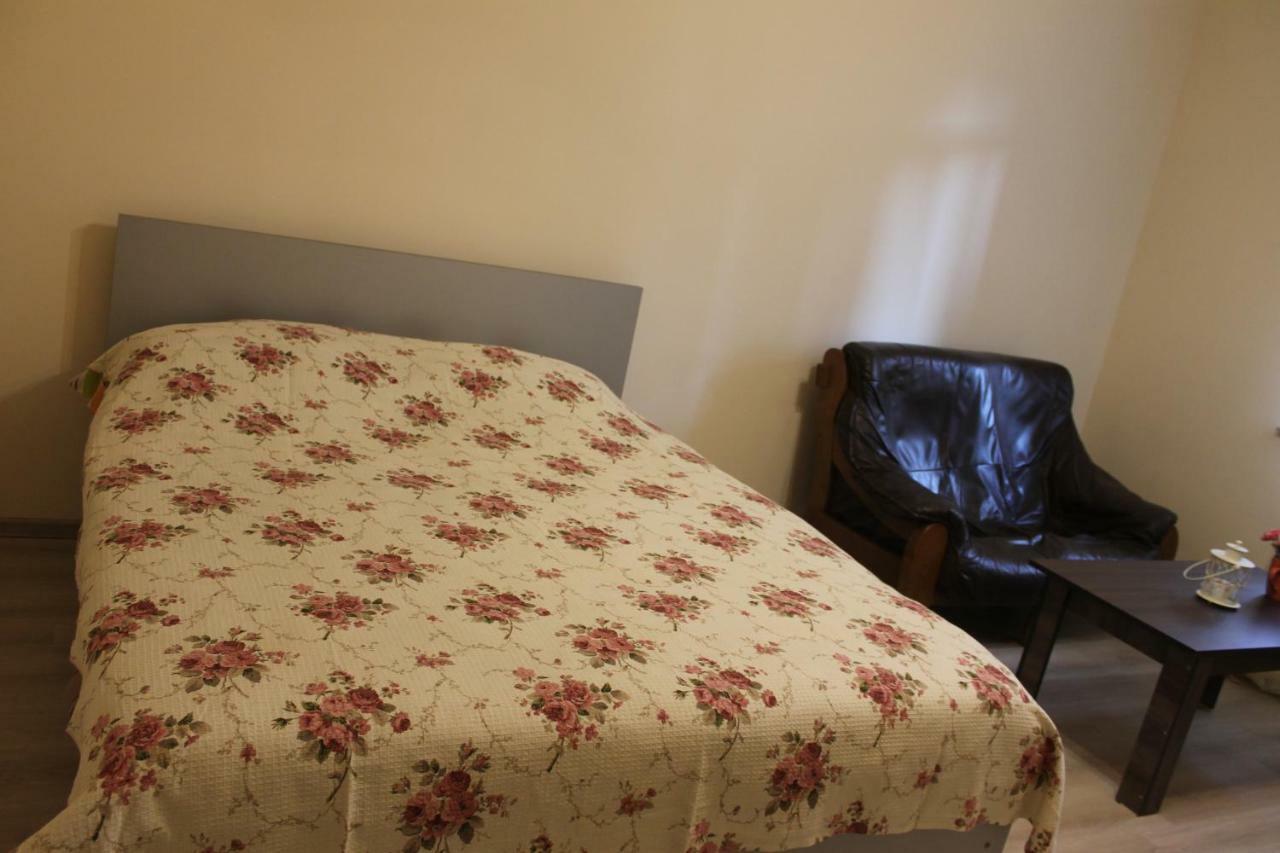 Iren Apartment バトゥーミ エクステリア 写真